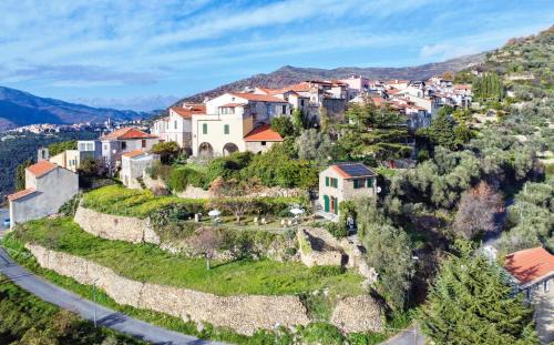 Gazzelli House | Panoramic Rural House With Garden