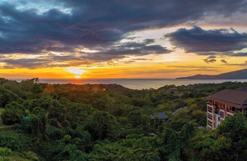 Central Luzon Condo | Panoramic Sea View 3 Bedroom 3 Bathroom Condo at Anvaya Cove