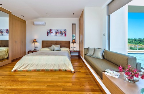 Agia Villa | Panoramic sea views, 3 km from Platanias beach, heated pool & gym!