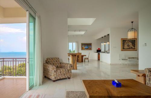 Tanjung Bungah House | Panoramic Seaview Holiday Home - Batu Ferringhi
