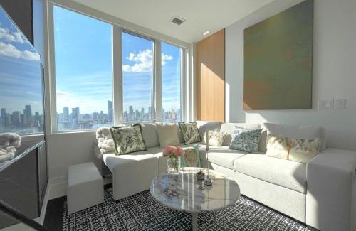 Downtown Toronto Apartment | Panoramic Skyline 2bedrooms Penthouse Suites CN Tower Toronto INFIVILLA