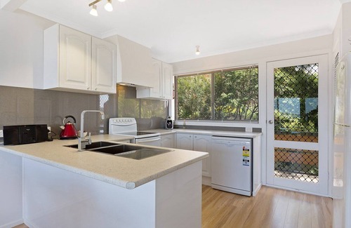 Merimbula Apartment | Panoramic Townhouses by Lisa (Deluxe Back Unit)