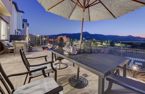 San Juan Capistrano House | Panoramic View Balcony w Grill