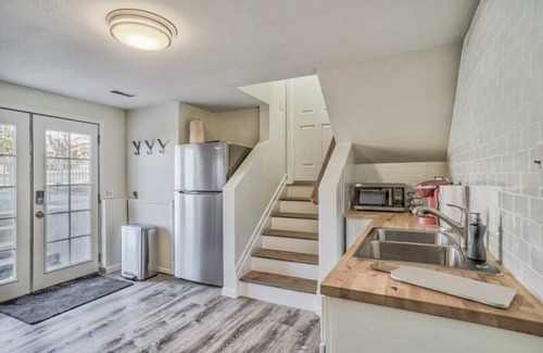 Central Colorado Springs House | Panoramic Valley! Downtown Basement Suite
