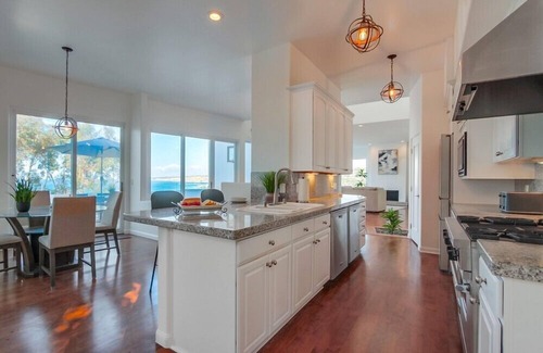 Country Club House | Panoramic View Estate * 3 Levels * 4 Outdoor Spaces