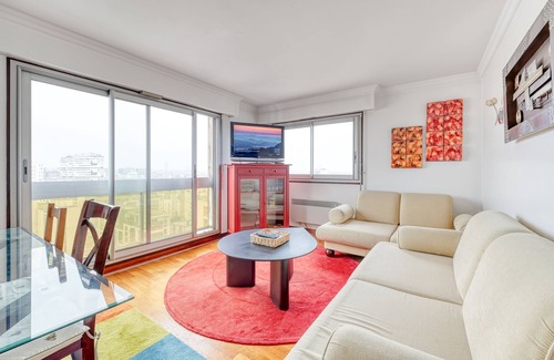 Passerelle Apartment | Panoramic view of Paris