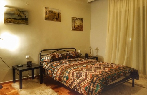 Kastoria Apartment | Panoramic view of the lake! A romantic retreat right into the heart of Kastoria.