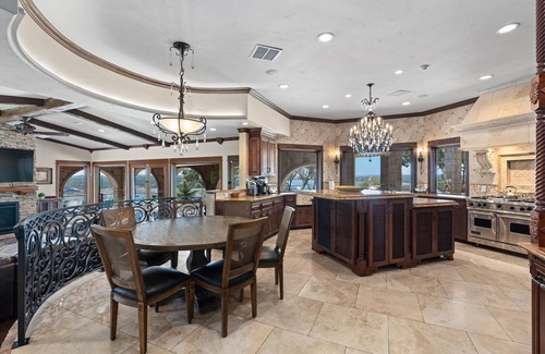 Marshall's Point House | Panoramic Views! 180' of Lake Travis - ACL weekend 2 available