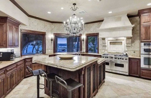 Marshall's Point House | Panoramic Views! 180' of Lake Travis - ACL weekend 2 available