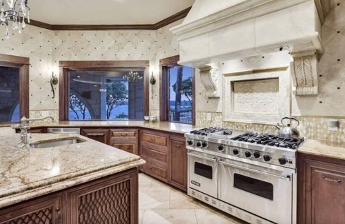 Marshall's Point House | Panoramic Views! 180' of Lake Travis - ACL weekend 2 available