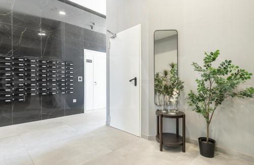 Palma-Palmilla Apartment | Panoramic views and pool, gym, parking REMS