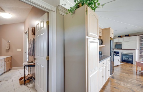 Millersburg Apartment | Panoramic Views: Hillside Millersburg Studio
