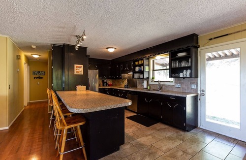 Pettit House | Panoramic views of Lake Tenkiller from the House on the Hill