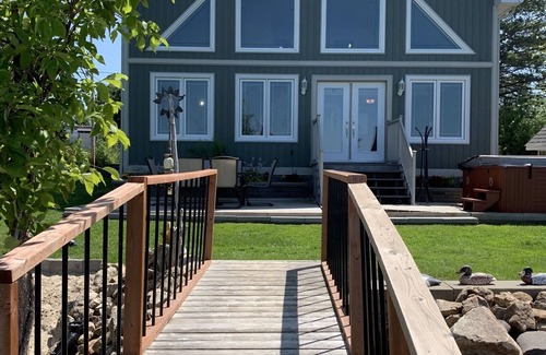Drummond-North Elmsley House | Panoramic Views on Mississippi Lake