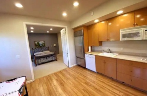 Cougar Mountain House | Panoramic Views, Theater, Gym: 2000+ sqft Getaway
