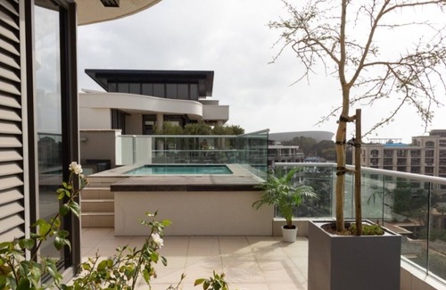 Victoria and Alfred Waterfront Apartment | Panoramic Views 3 Bedroom Kylemore 701