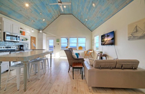 Flour Bluff House | Panoramic Water Views, Shared Pool, Boat Dock | Bayside Lodge by AvantStay