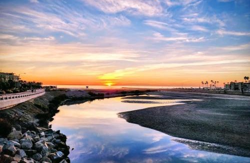 Townsite House | Panoramic Water Views - Steps to the Beach - F-2