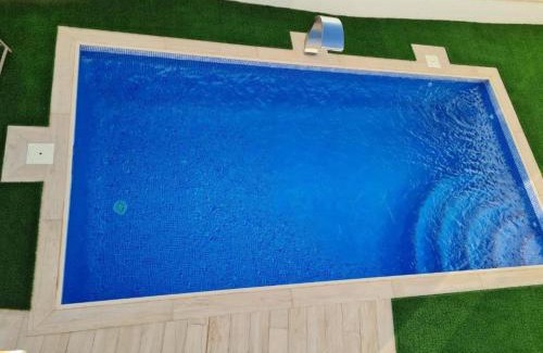 Finestrat House | PANORAMISCH modern vakantiehuis in Finestrat bij Benidorm met 3 slaapkamers, gelegen op de 1ste lijn met privézwembad en omheinde privétuin, zicht op zee, de bergen met 'Kilómetro Vertical del Puig Campana' en op de skyline van Benidorm City en Finestrat