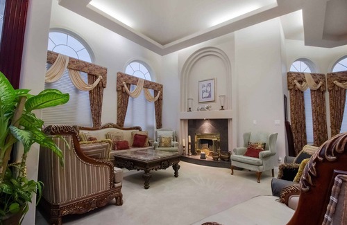 Surrey Newton House | Panridge Estate 6-bedroom in beautiful Surrey with WiFi