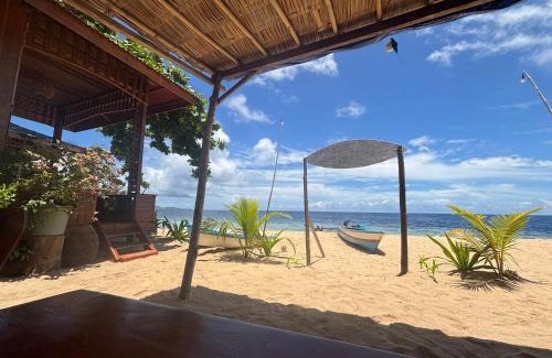 Banda Islands Resort | Pantai Naama Bungalow