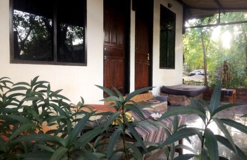 Maumere House | Pantai Paris Homestay