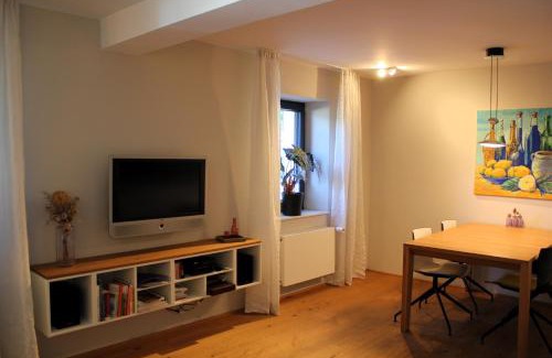Dossenheim Apartment | Pantone Ultra