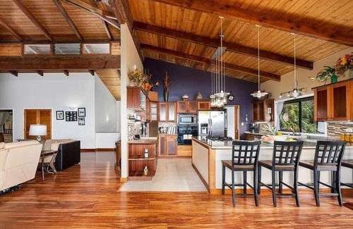Captain Cook House | Papa Belle 3.5 Acre Estate w/Pool, Spa, Epic Ocean Views, and Orchard