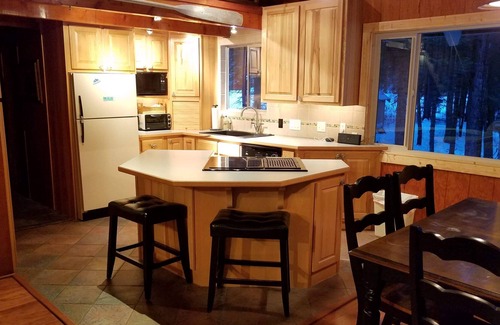 McCall House | Papa John’s Lakeside Cabin- Payette Lake Access, Dock Space