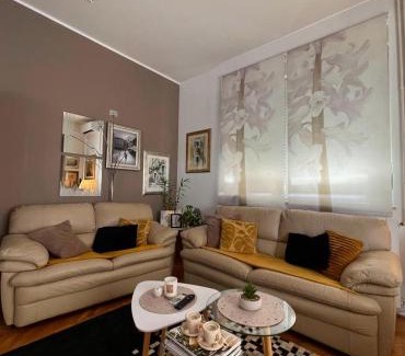 Buzdohanj Apartment | Papa's place