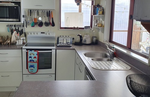 Ngunguru Cottage | Papaka Bach - Awesome Waterfront Location