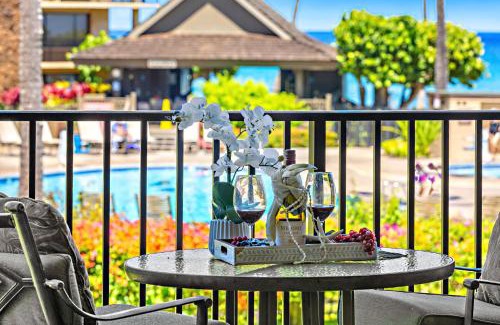 Historic Lahaina Front Street House | Papakea B204