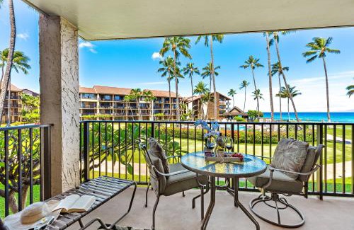 Historic Lahaina Front Street House | Papakea B204