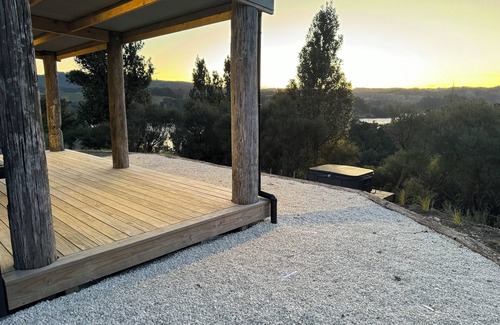 Bay of Plenty Region Cabin | Paparoa Escape-Bush Walk, Hot Tub, Serene Views, Peaceful Escape & Dog Friendly.