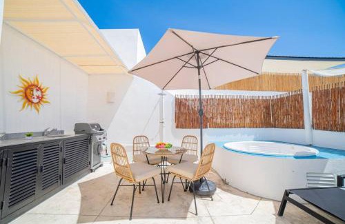 Centro Apartment | papaya 15 Exclusive PentHouse with rooftop and jacuzzi