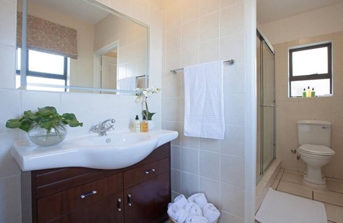Trawal Bed & Breakfast | Paperbark Manor