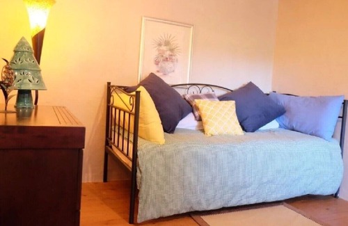 Locmaria-Berrien House | Papillon Cottage - charming rural location