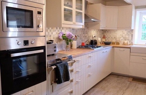 Locmaria-Berrien House | Papillon Cottage - charming rural location