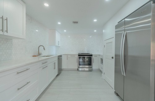 West Bay Condo | Pappagallo Beach: Island Gem!