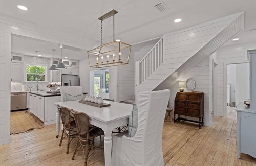 Gulfview Heights House | Pappou's Paradise by Avantstay | Private Pool, Steps to Beach | Sleeps 15