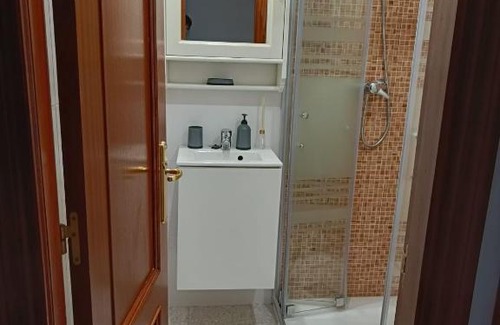 Castro Urdiales Apartment | Paraíso Soleado: Piso con Terraza, Piscina y Garaje a 5 min de Playa