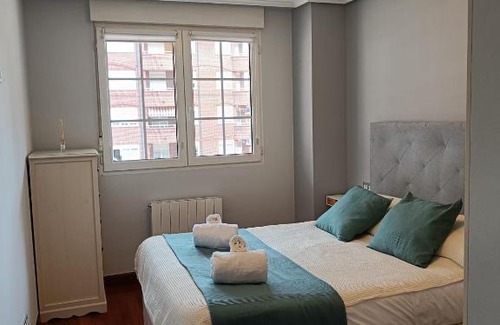 Castro Urdiales Apartment | Paraíso Soleado: Piso con Terraza, Piscina y Garaje a 5 min de Playa