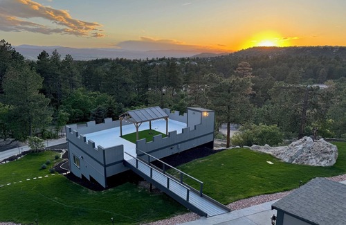 Castle Rock Condo | Paradise 2BR 1MBA Sleep3 Camper Parking Shop Golf