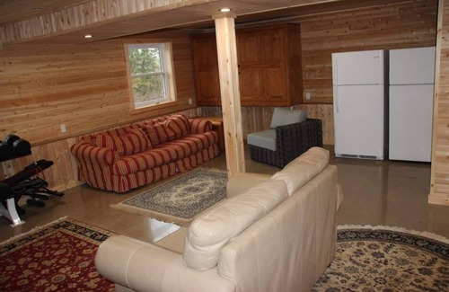Georgian Bluffs Cottage | "Paradise" 66 Acres of Private Trails & 200' Waterfront