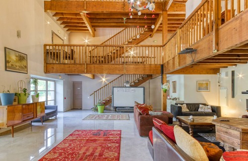 Orcival Villa | Paradise Accommodation