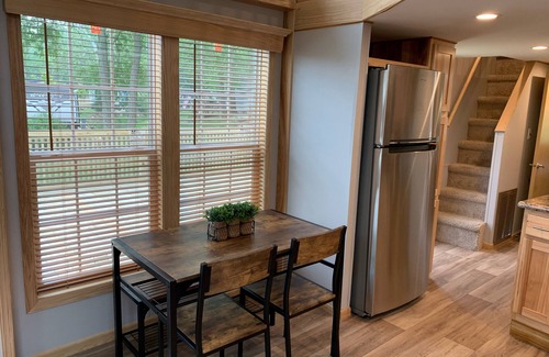 Saint Johns Cabin | Paradise at Glacier Hill Lakes near Wapakoneta