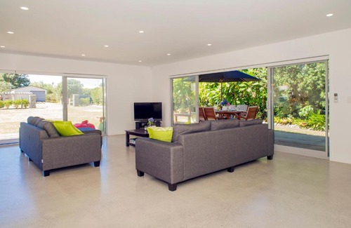 Pauanui House | Paradise at Pauanui - Pauanui Holiday Home