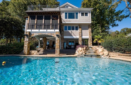 Lake Norman of Catawba House | PARADISE AT THE LAKE-Pool & Optional Boat Rental. Great for families! Generator