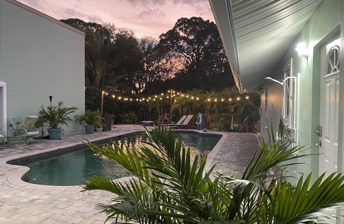 Seminole Apartment | Paradise Awaits at Adult Only “The West Wing”