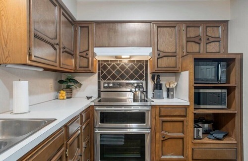 South Tulsa House | Paradise awaits. Southern Hills/ORU/River Spirit